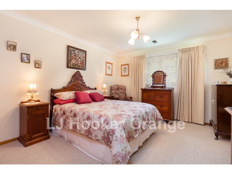 27 Ploughmans Lane, Orange NSW 2800