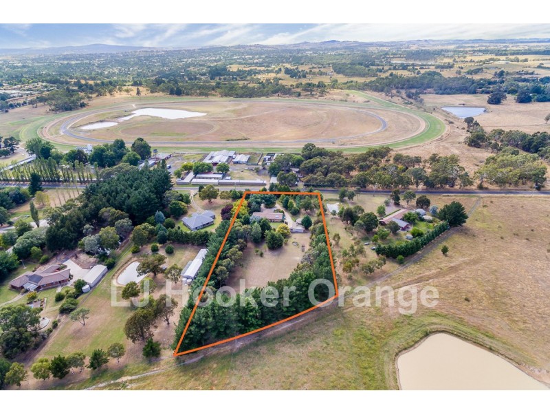 27 Ploughmans Lane, Orange NSW 2800