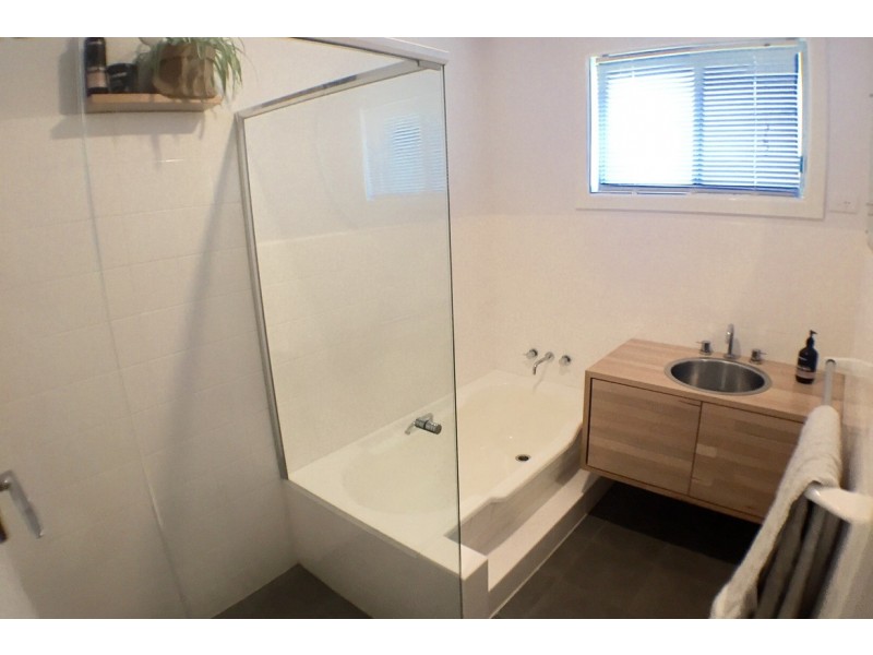 13 Endeavour Avenue, Orange NSW 2800