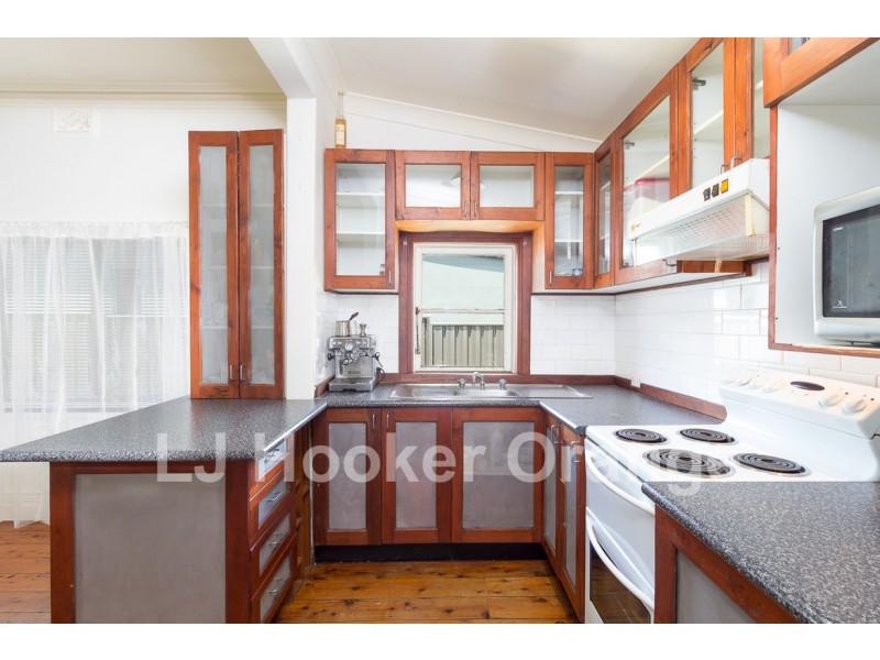 105 Clinton Street, Orange NSW 2800
