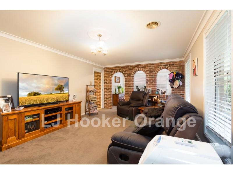 10 Kamdell Place, Orange NSW 2800