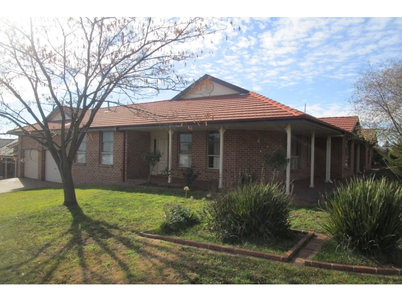 4 Birchgrove Drive, Orange NSW 2800
