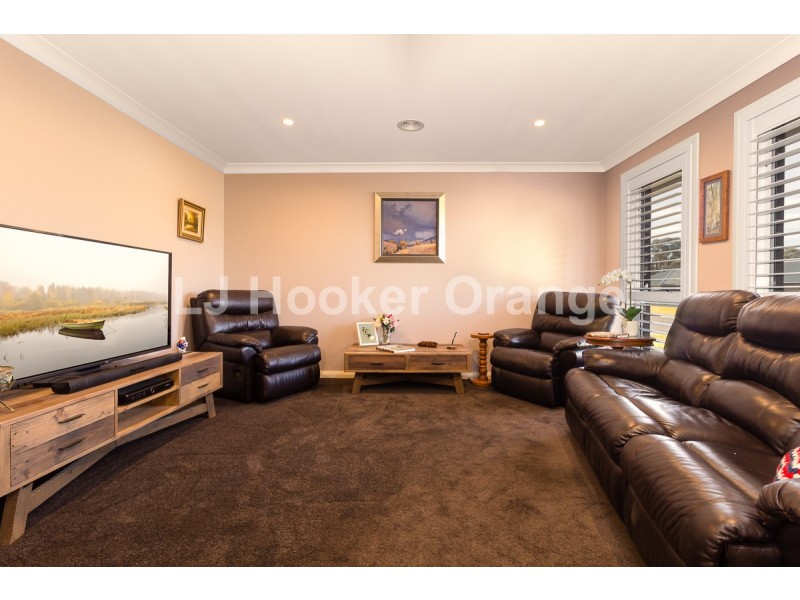 87 William Maker Drive, Orange NSW 2800