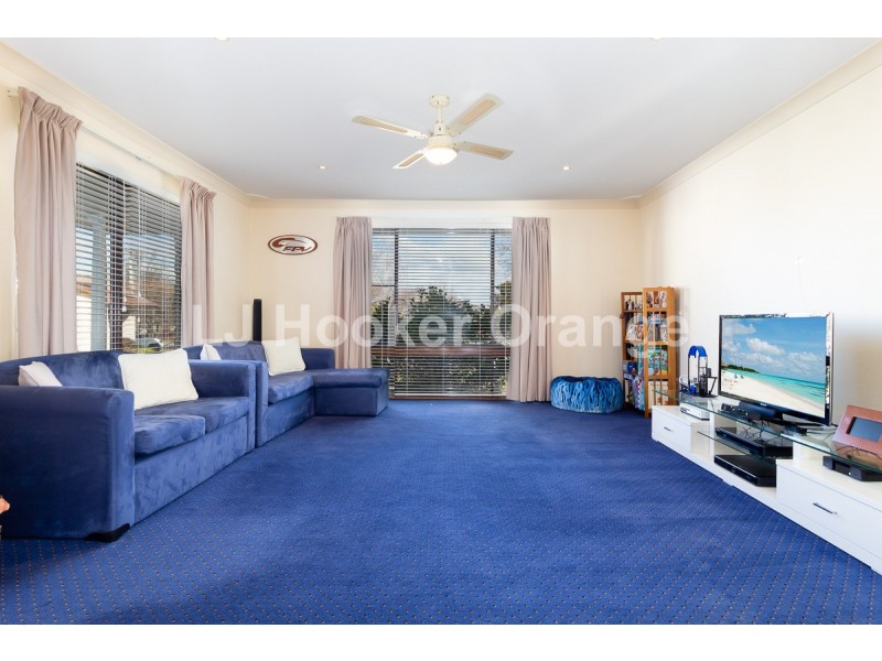 7 James Cook Crescent, Orange NSW 2800