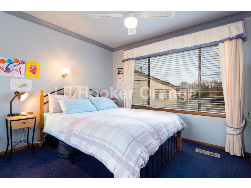 7 James Cook Crescent, Orange NSW 2800