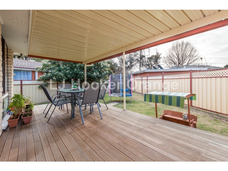 7 James Cook Crescent, Orange NSW 2800