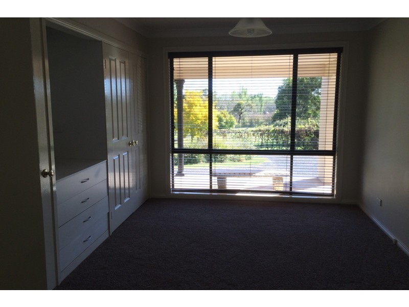 12 Shiralee Road, Orange NSW 2800