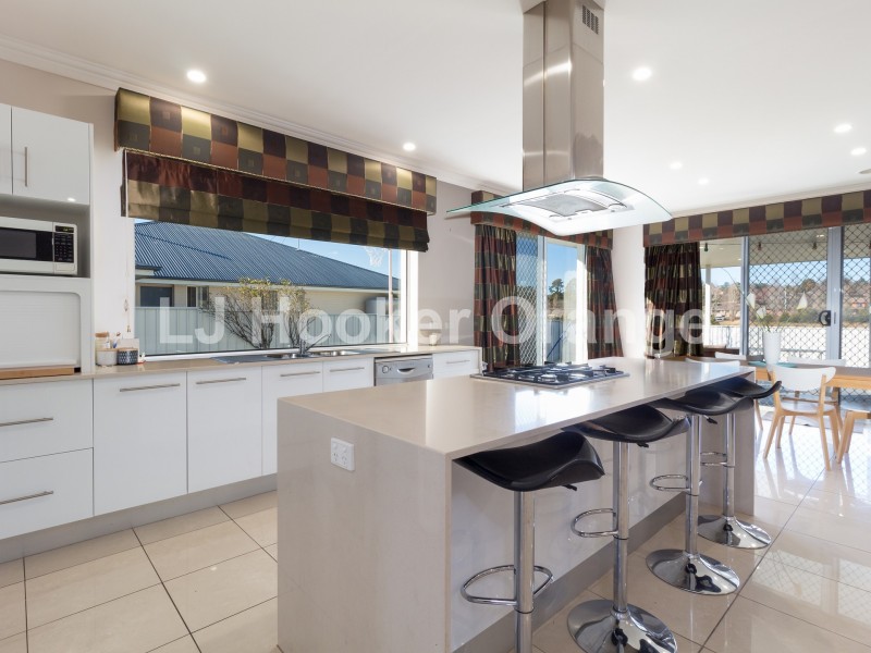 9 Burrows Court, Orange NSW 2800