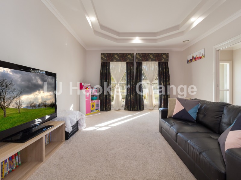 9 Burrows Court, Orange NSW 2800