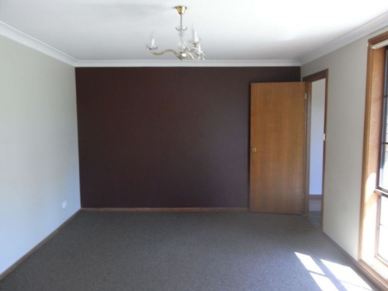 12 Pioneer Place, Orange NSW 2800