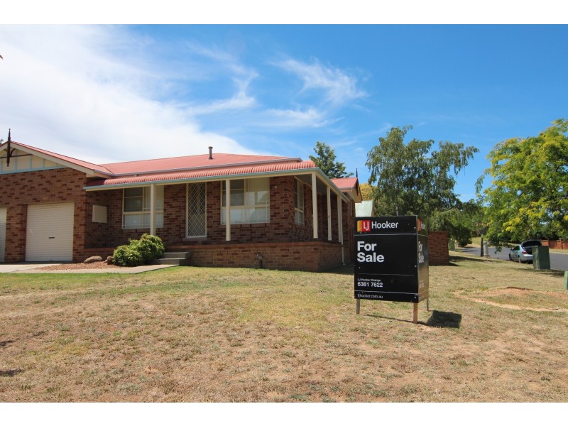 1/10 Turner Crescent, Orange NSW 2800