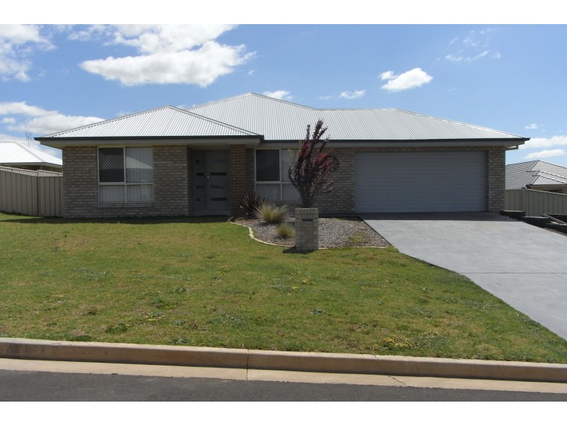 16 Lombardy Way, Orange NSW 2800