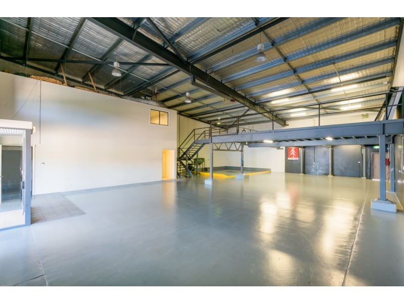 2/2 Gateway Crescent, Orange NSW 2800