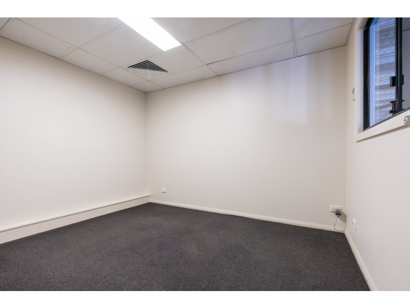 2/2 Gateway Crescent, Orange NSW 2800