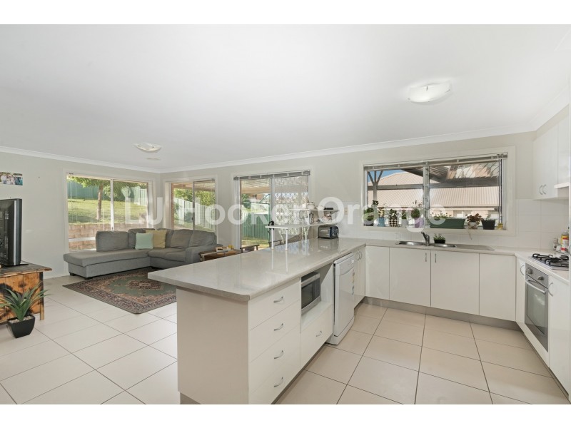 8 Quinlan Run, Orange NSW 2800