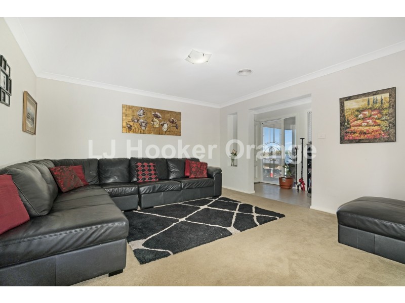 8 Quinlan Run, Orange NSW 2800