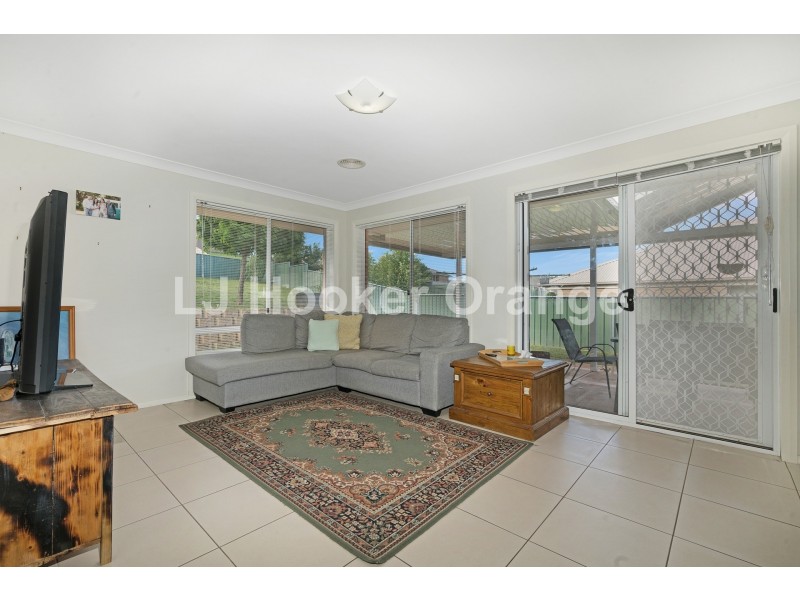 8 Quinlan Run, Orange NSW 2800