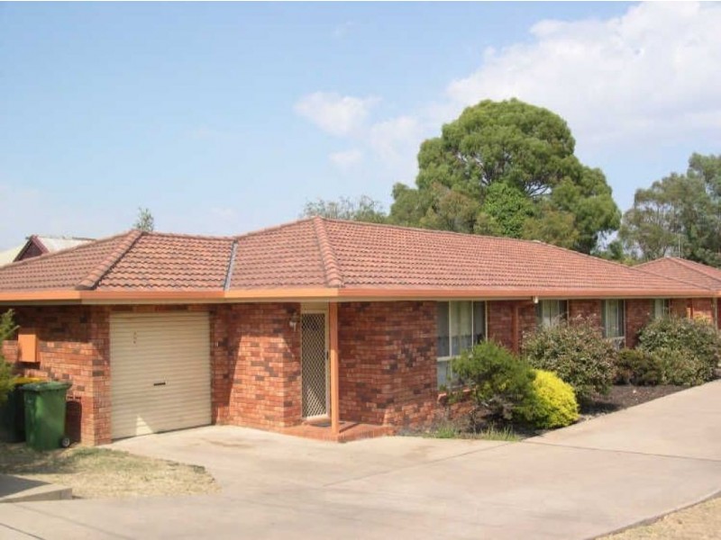 2/11 Park Street, Orange NSW 2800