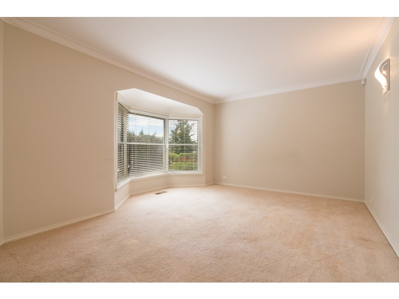 18 Casuarina Drive, Orange NSW 2800