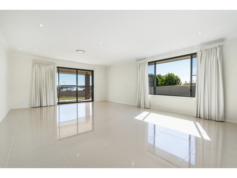 68 Carwoola Drive, Orange NSW 2800