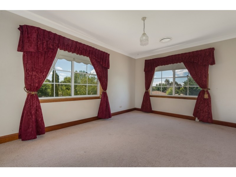 4 Kingfisher Court, Orange NSW 2800