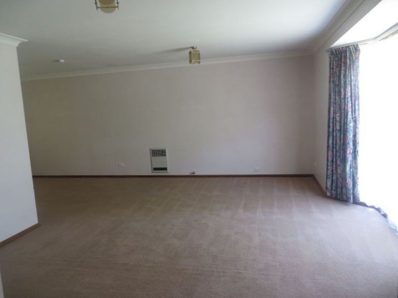 33 Namatjira Crescent, Orange NSW 2800