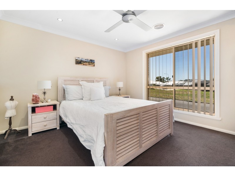 26 Robinson Court, Orange NSW 2800