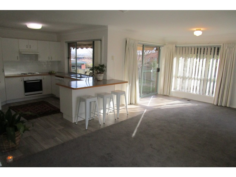 18 Crinoline Street, Orange NSW 2800