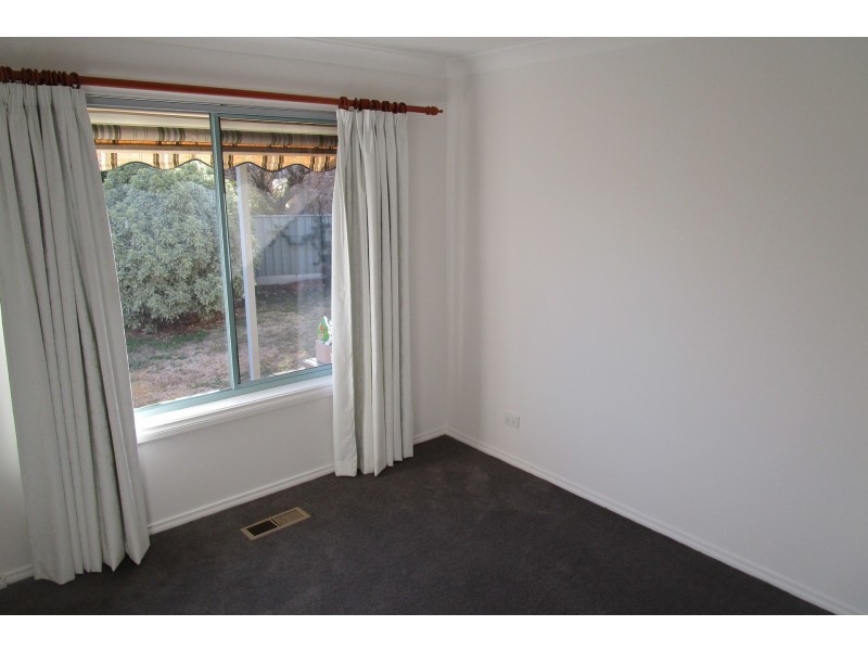 18 Crinoline Street, Orange NSW 2800