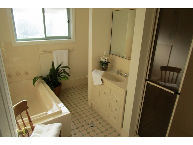 18 Crinoline Street, Orange NSW 2800