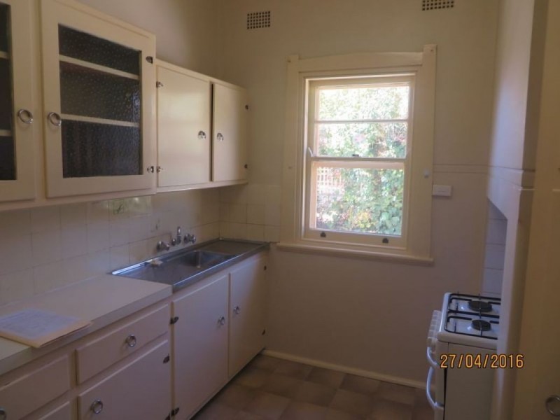 44 Allenby Road, Orange NSW 2800