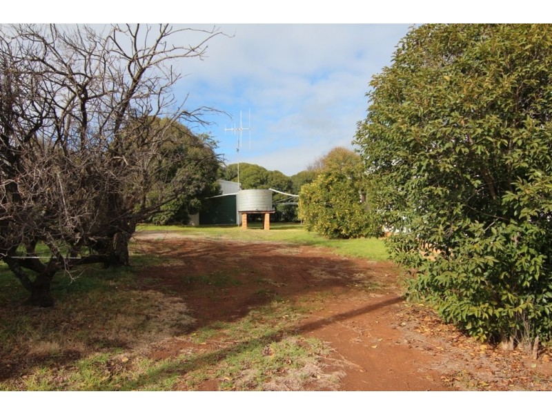 6 Boree Street, Cudal NSW 2864