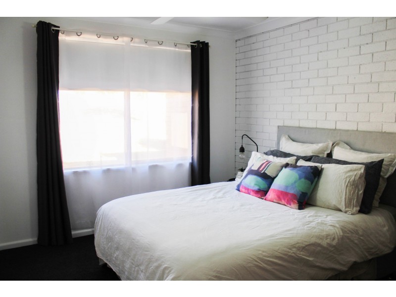 2/13 Anzac Place, Orange NSW 2800