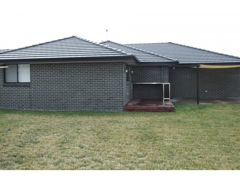 6 Agate Street, Orange NSW 2800