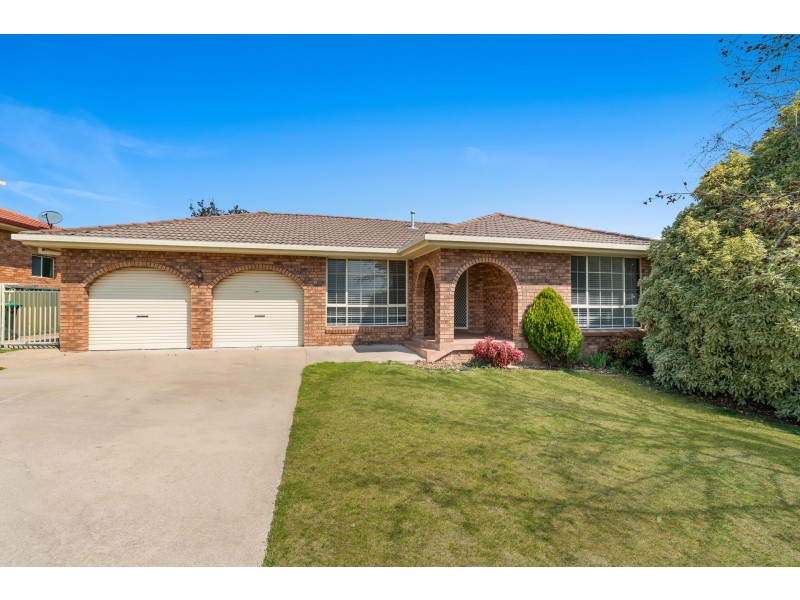 9 Ibis Crescent, Orange NSW 2800