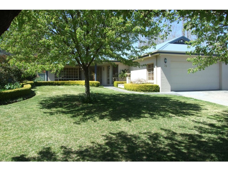 35 Goldfinch Way, Orange NSW 2800