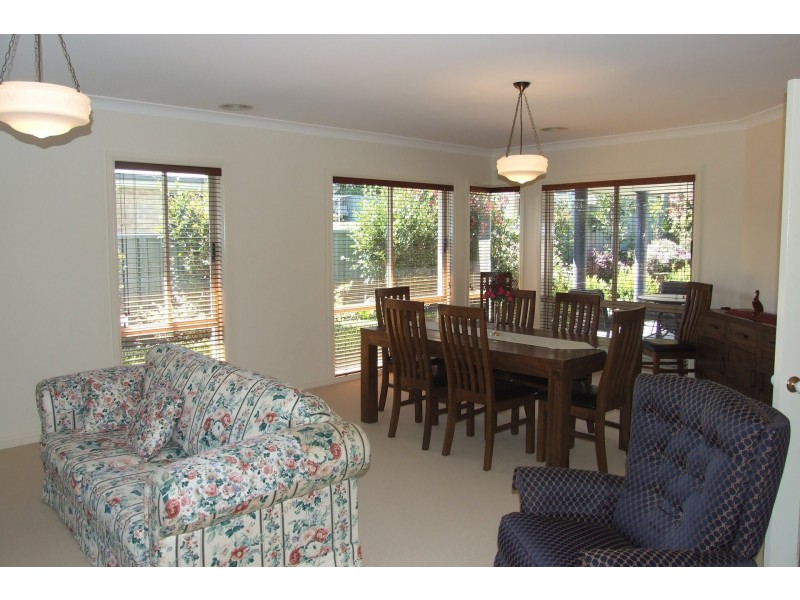 35 Goldfinch Way, Orange NSW 2800