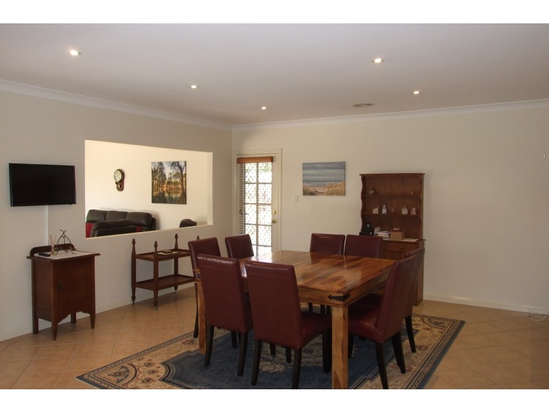 35 Goldfinch Way, Orange NSW 2800