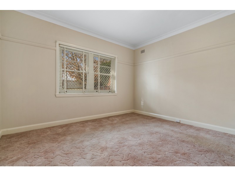 115 Lords Place, Orange NSW 2800