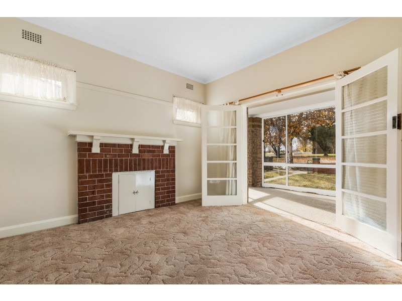 115 Lords Place, Orange NSW 2800