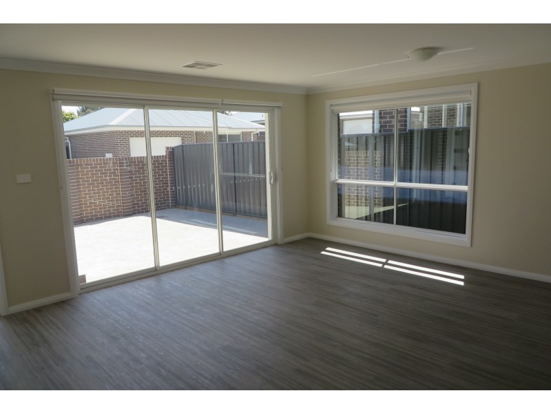 2/12 Wakeford Street, Orange NSW 2800