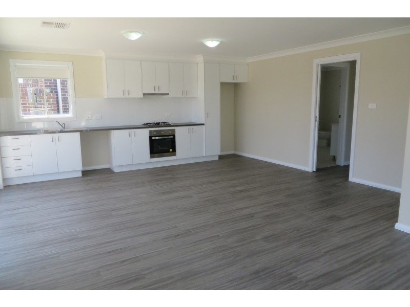 2/12 Wakeford Street, Orange NSW 2800