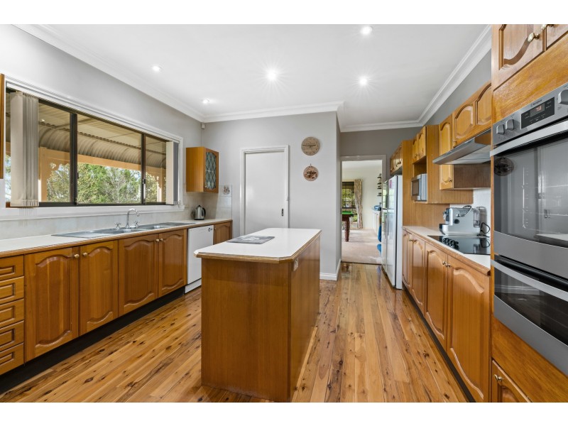 6 Borrodell Drive, Orange NSW 2800