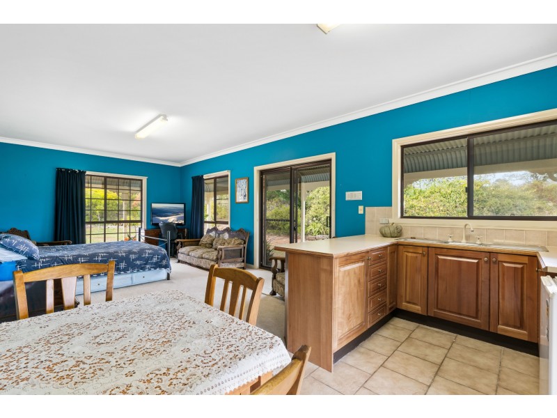 6 Borrodell Drive, Orange NSW 2800