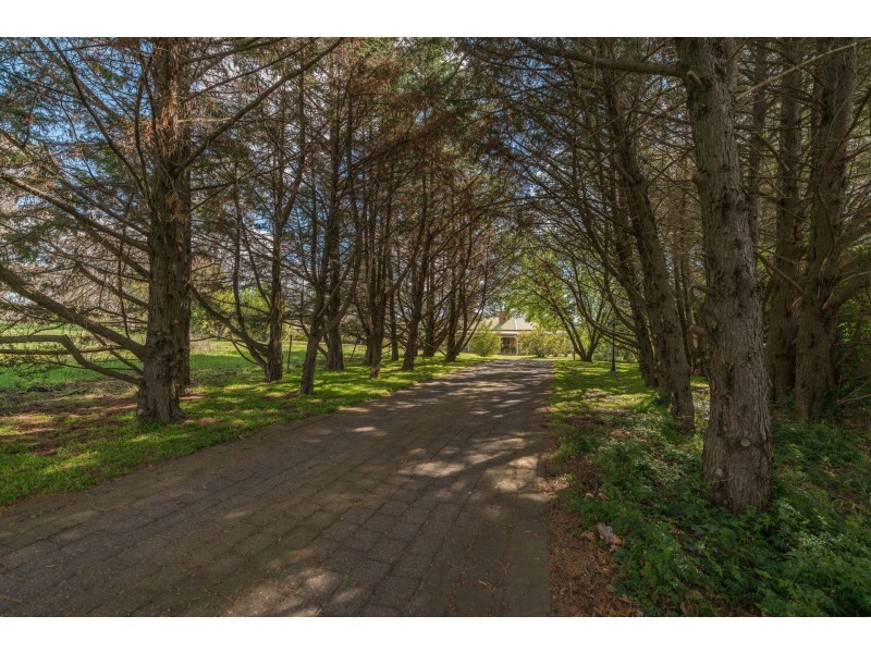 6 Borrodell Drive, Orange NSW 2800