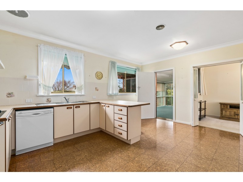 1 Cadogan Crescent, Orange NSW 2800