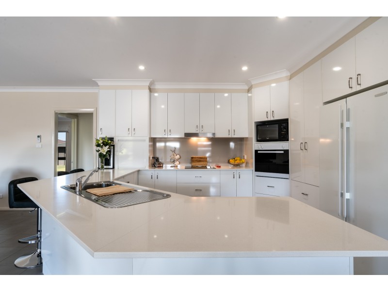 3 Bunya Close, Orange NSW 2800