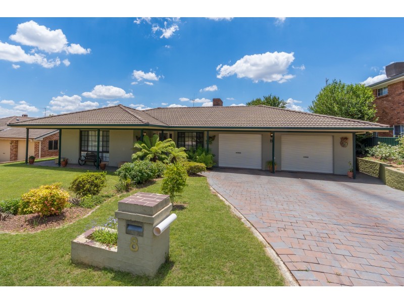 8 Ibis Crescent, Orange NSW 2800