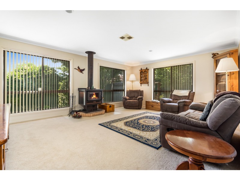 8 Ibis Crescent, Orange NSW 2800