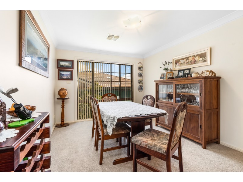 8 Ibis Crescent, Orange NSW 2800